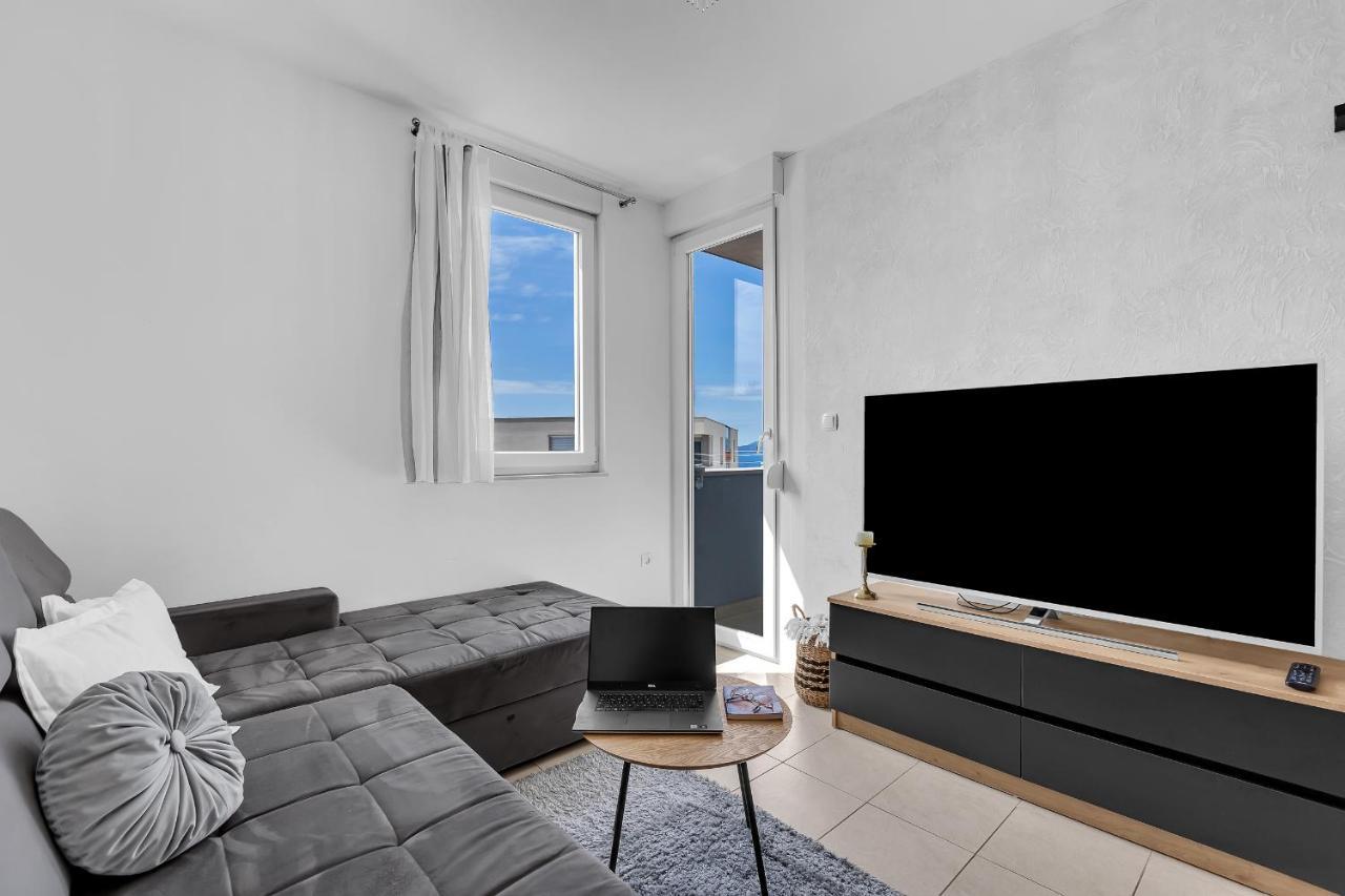 Apartman Magnolia มาคาร์สกา ภายนอก รูปภาพ
