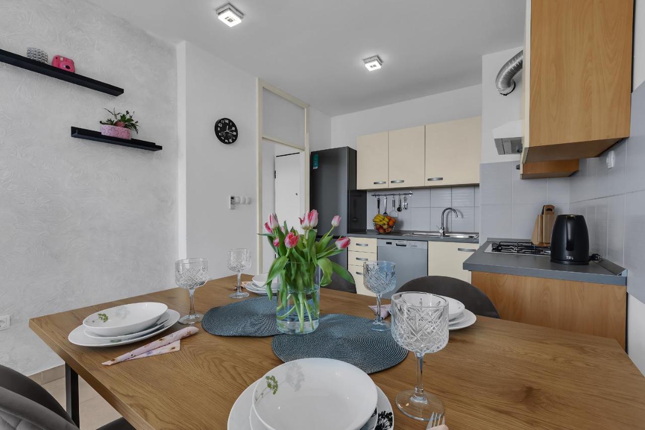 Apartman Magnolia มาคาร์สกา ภายนอก รูปภาพ